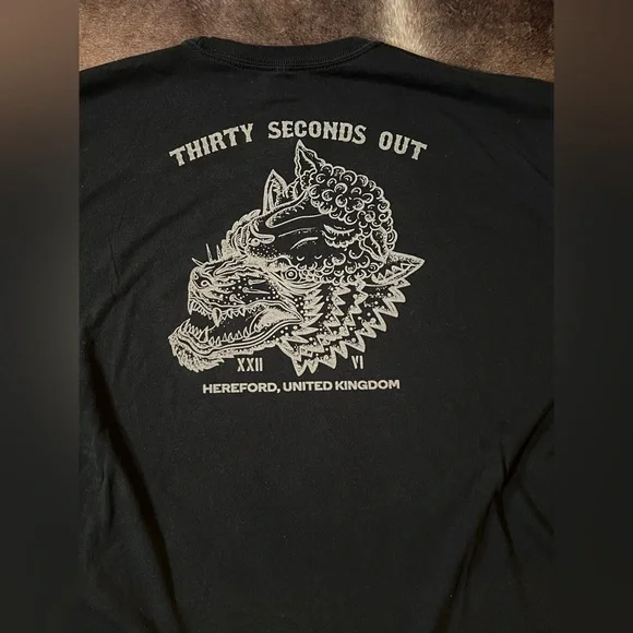 30 Seconds Out Black Graphic Crewneck T-Shirt - Picture 5 of 7
